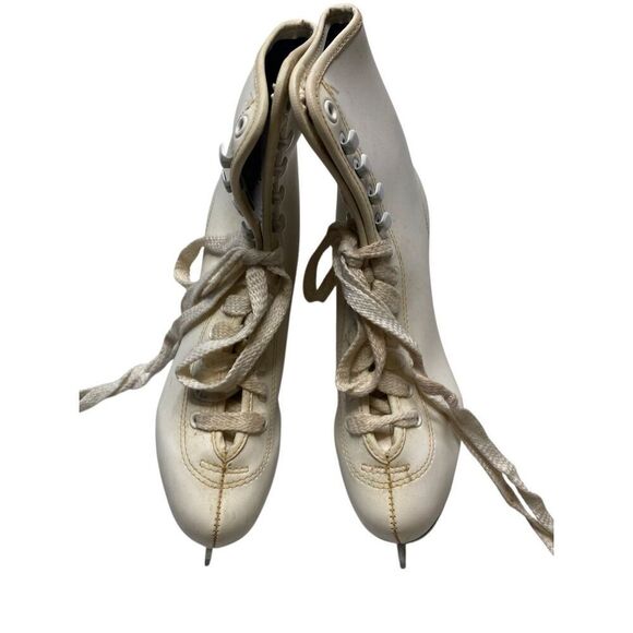 Vintage White Figure Ice Skates Womens Size 9 Made In Canada Winter Snow Sports - Picture 9 of 16